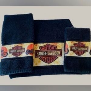 2 Harley Davidson towel sets and bathroom dispenser